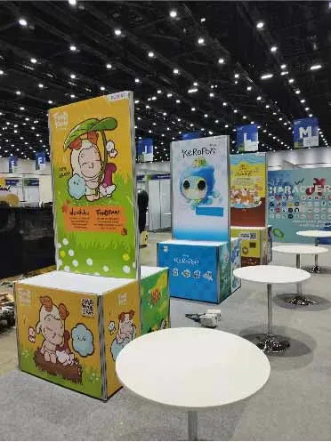 บูธแสดงสินค้า กล่องพาร์ทิชั่น 2 ด้าน ติดอิงค์เจ็ทและไฟส่องบอร์ด